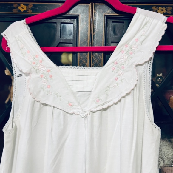 Vanity Fair Other - Vintage Vanity Fair White Cotton Petticoat Nightgown W/Pink Embroidery